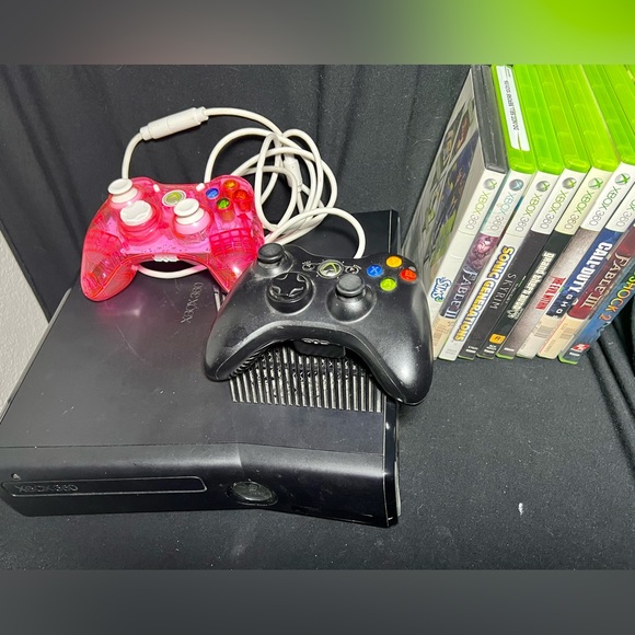 Xbox 360 Slim - 250gb Bundle - Picture 1 of 5